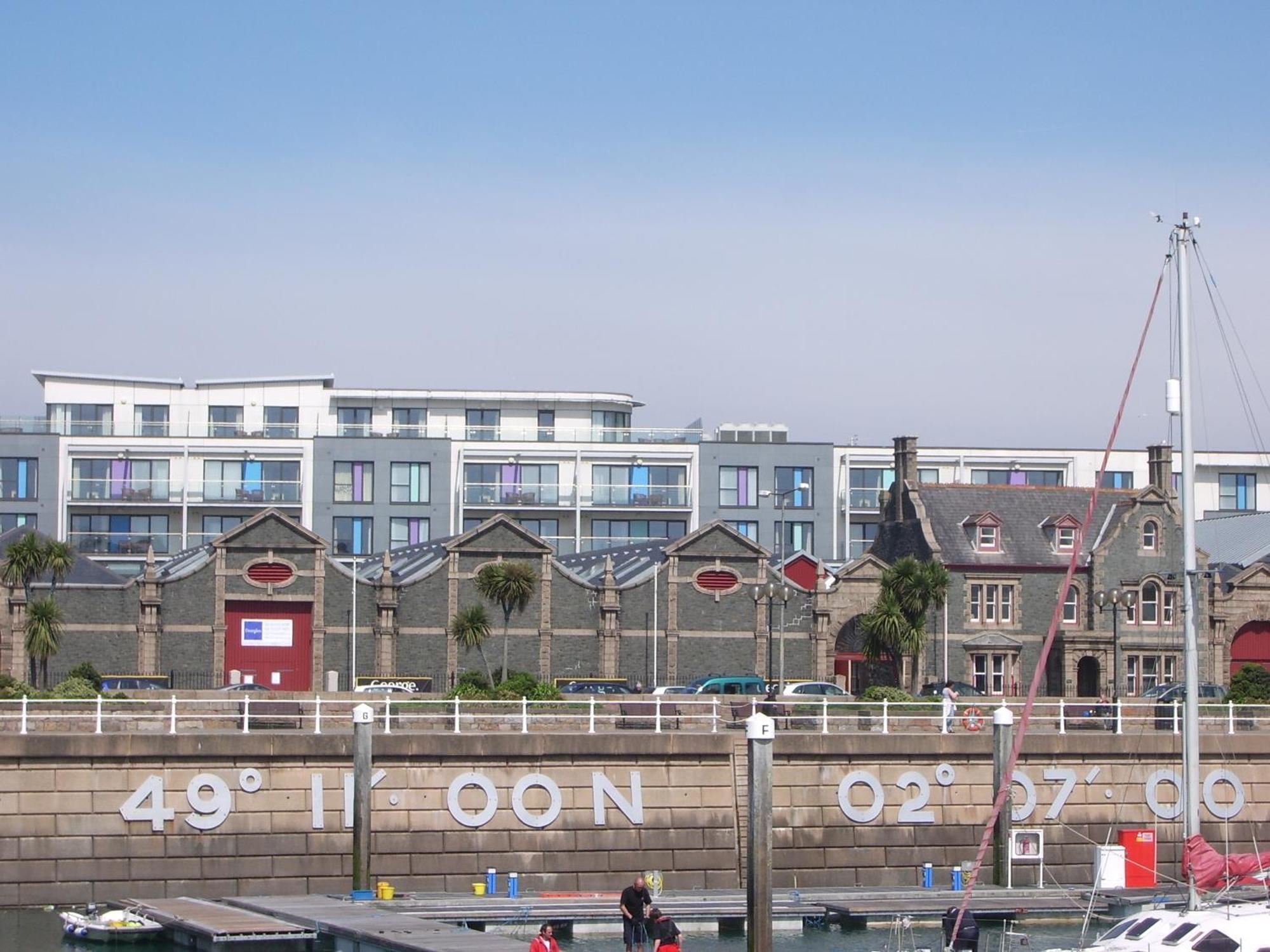 Saint Helier Jersey Liberty Wharf Apartments מראה חיצוני תמונה