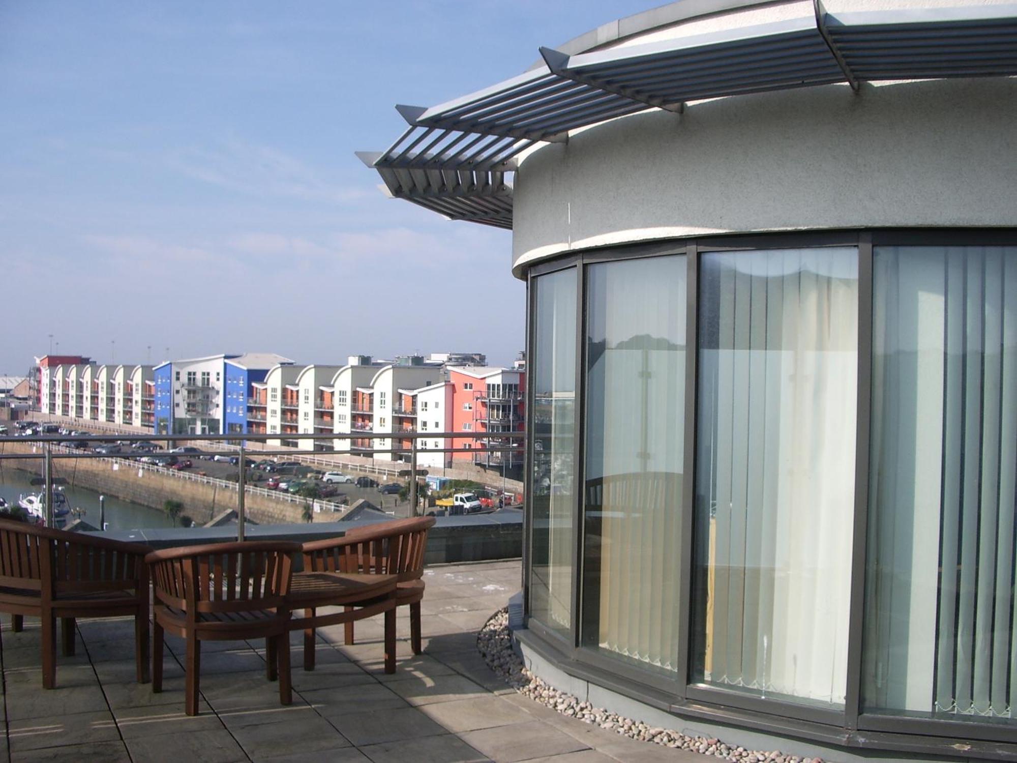 Saint Helier Jersey Liberty Wharf Apartments מראה חיצוני תמונה