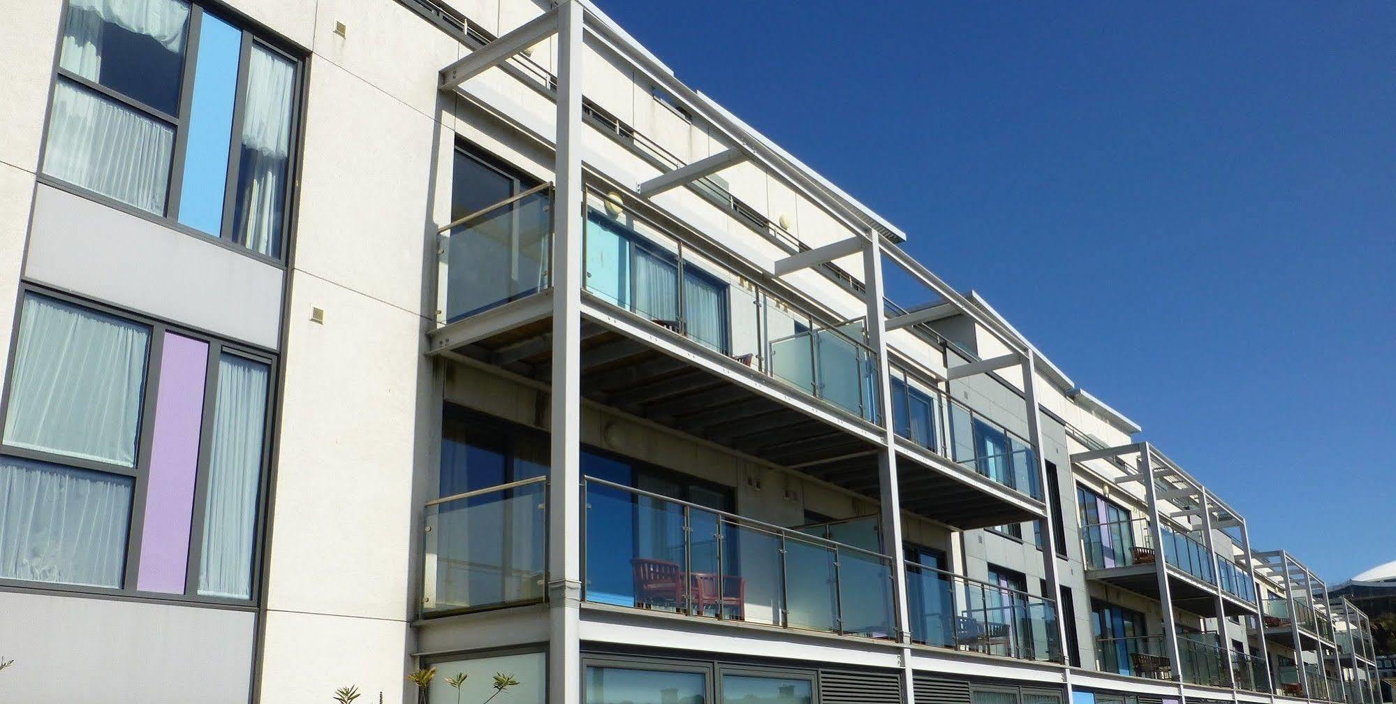 Saint Helier Jersey Liberty Wharf Apartments מראה חיצוני תמונה